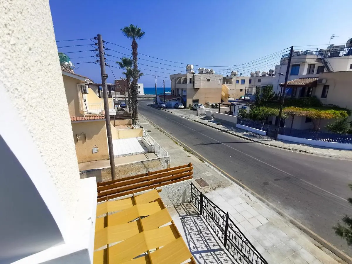 Bella Ciao Beach Apartments Livadhia