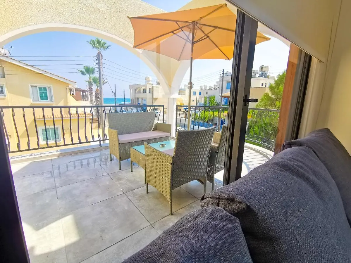 Bella Ciao Beach Apartments Livadhia