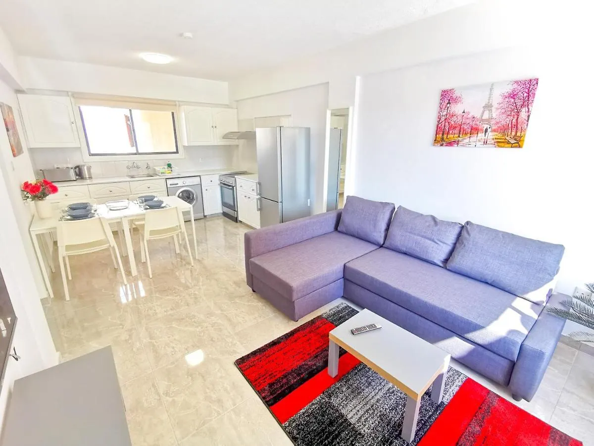 Bella Ciao Beach Apartments Livadhia